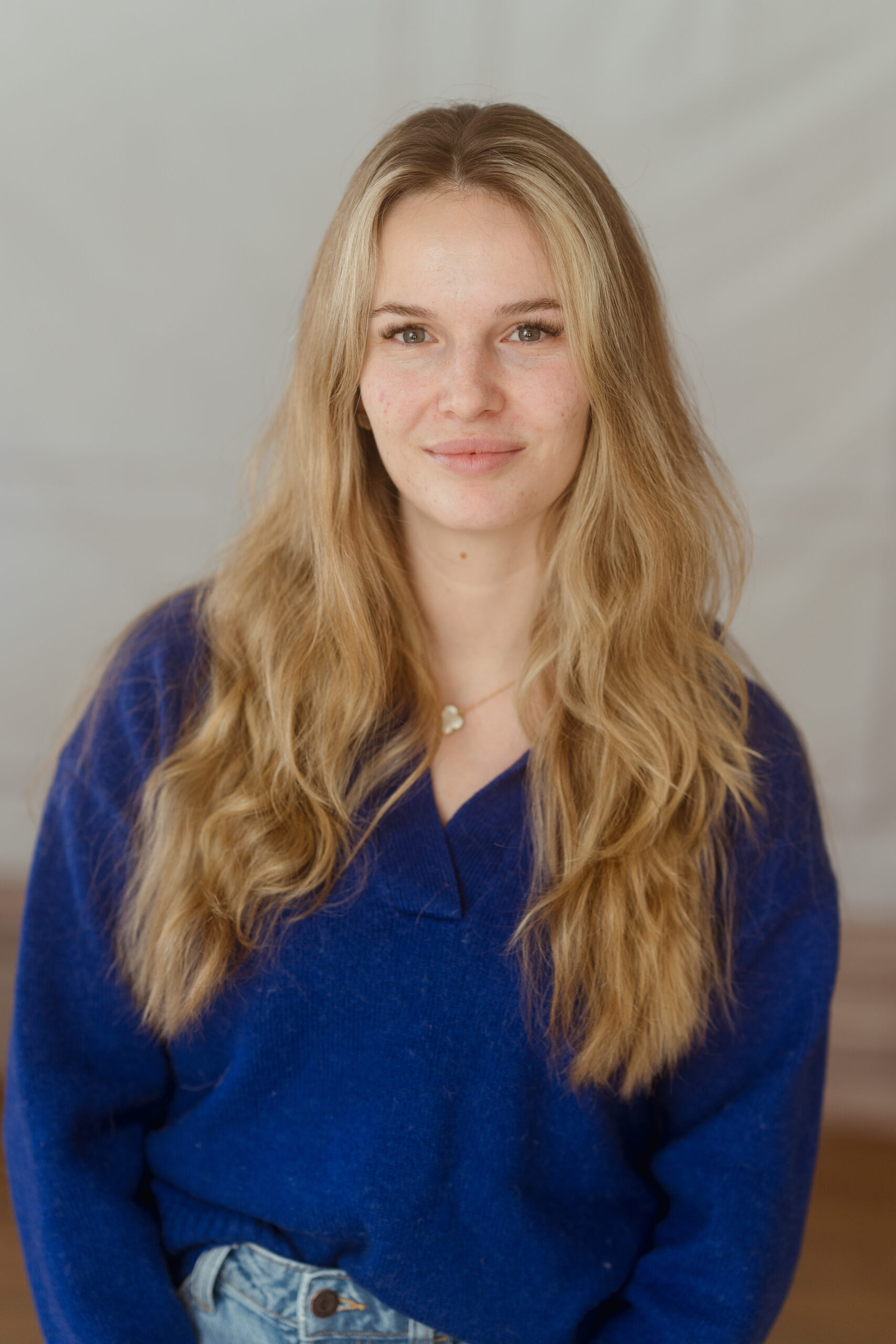 Vorher-Nachher Transformation eines Beauty Shootings in Elmshorn – professionelles Make-up und Styling.